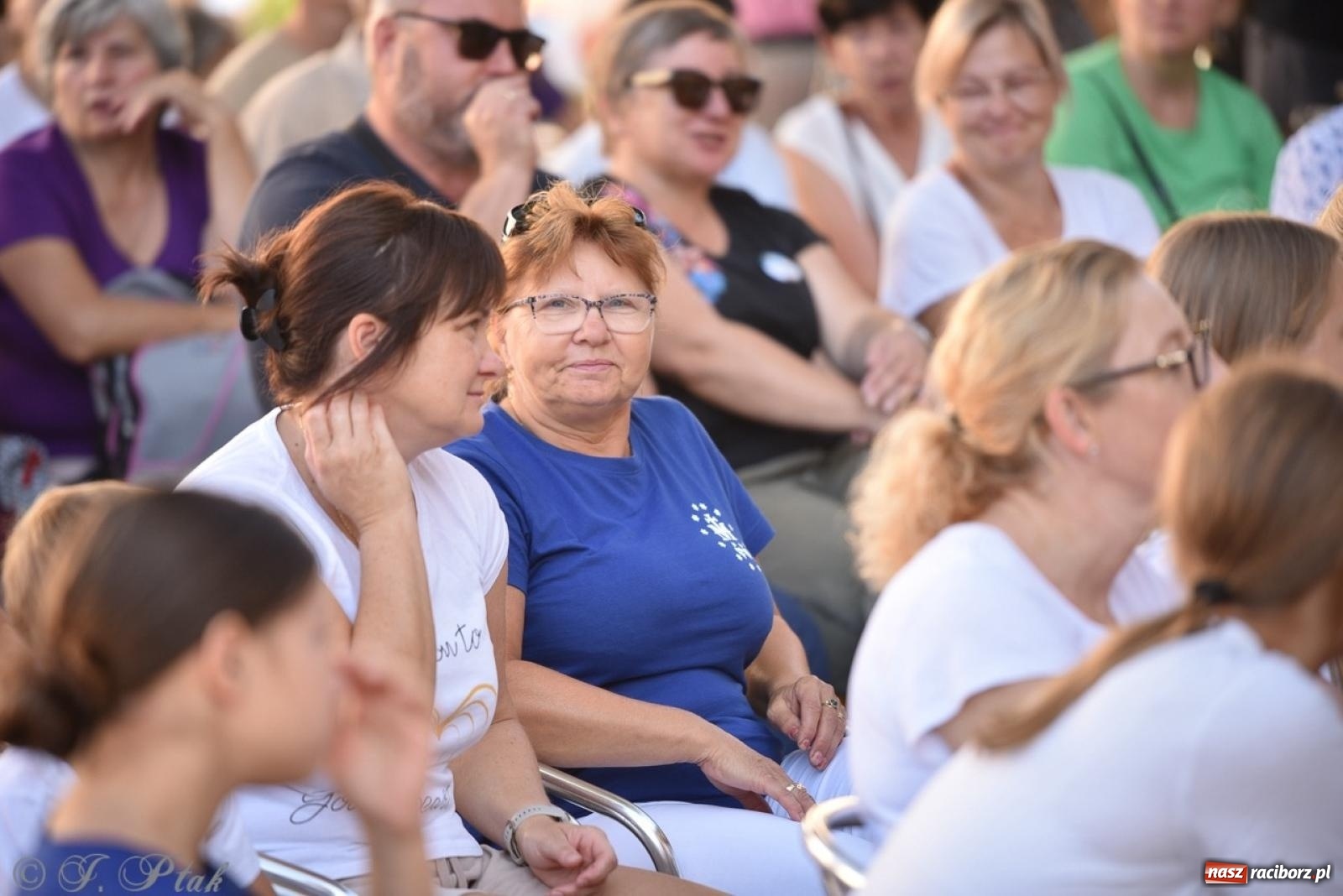 Zdjęcie w galerii na portalu naszraciborz.pl: Bracia i siostry w drodze. 48. Opolska Piesza Pielgrzymka na Jasną Górę wyruszyła z Raciborza [FOTO i WIDEO] wiadomości z regionu