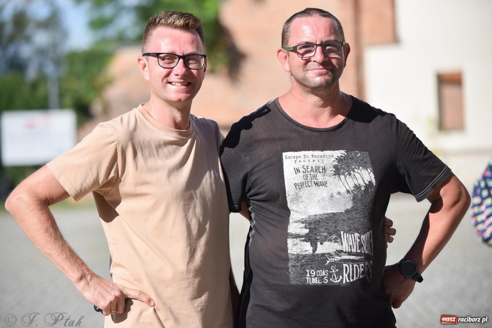 Zdjęcie w galerii na portalu naszraciborz.pl: Bracia i siostry w drodze. 48. Opolska Piesza Pielgrzymka na Jasną Górę wyruszyła z Raciborza [FOTO i WIDEO] wiadomości z regionu