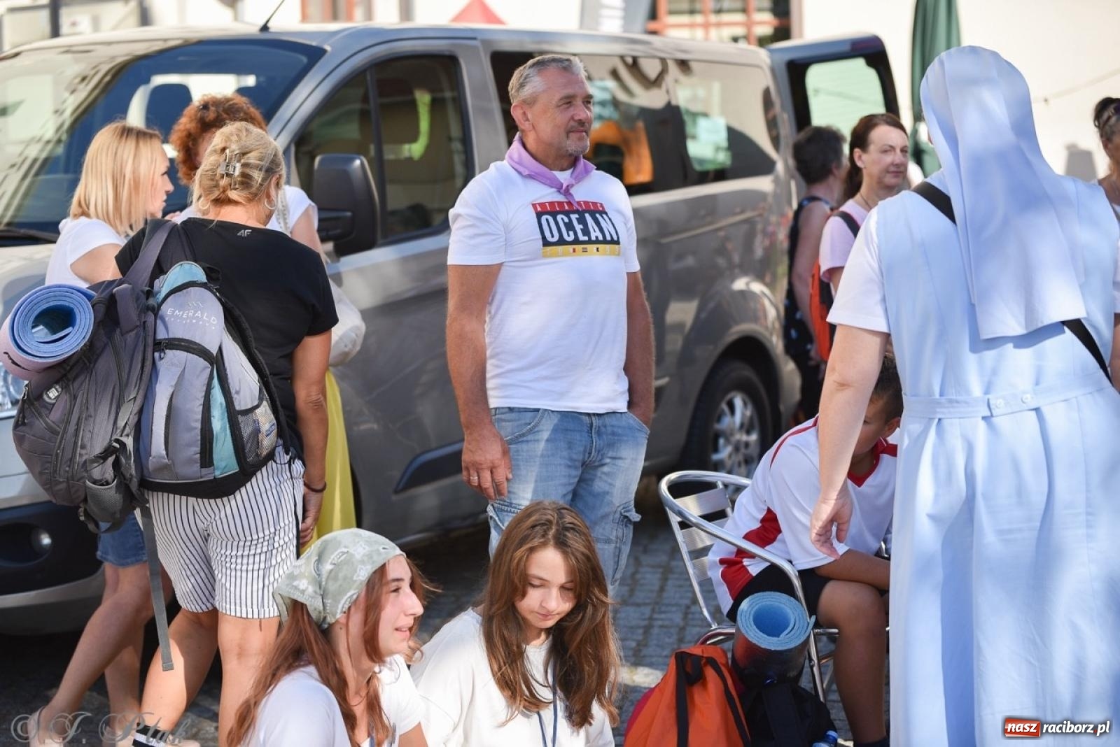 Zdjęcie w galerii na portalu naszraciborz.pl: Bracia i siostry w drodze. 48. Opolska Piesza Pielgrzymka na Jasną Górę wyruszyła z Raciborza [FOTO i WIDEO] wiadomości z regionu
