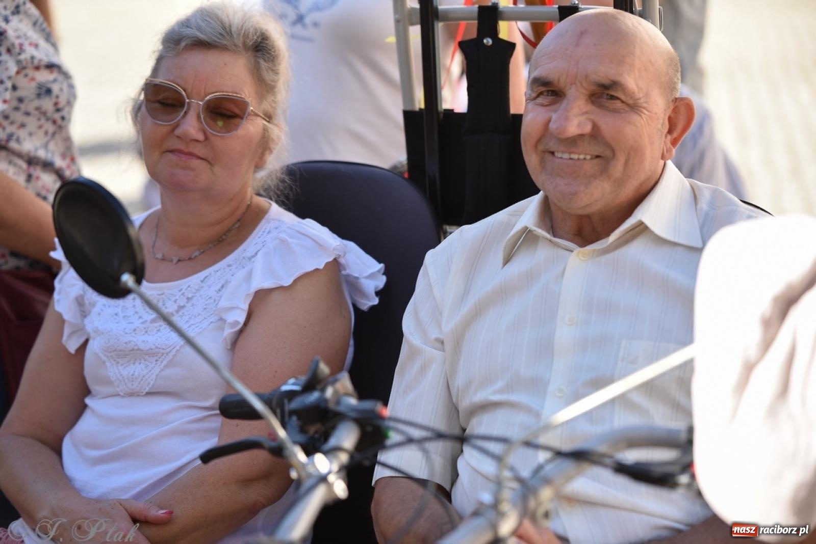 Zdjęcie w galerii na portalu naszraciborz.pl: Bracia i siostry w drodze. 48. Opolska Piesza Pielgrzymka na Jasną Górę wyruszyła z Raciborza [FOTO i WIDEO] wiadomości z regionu