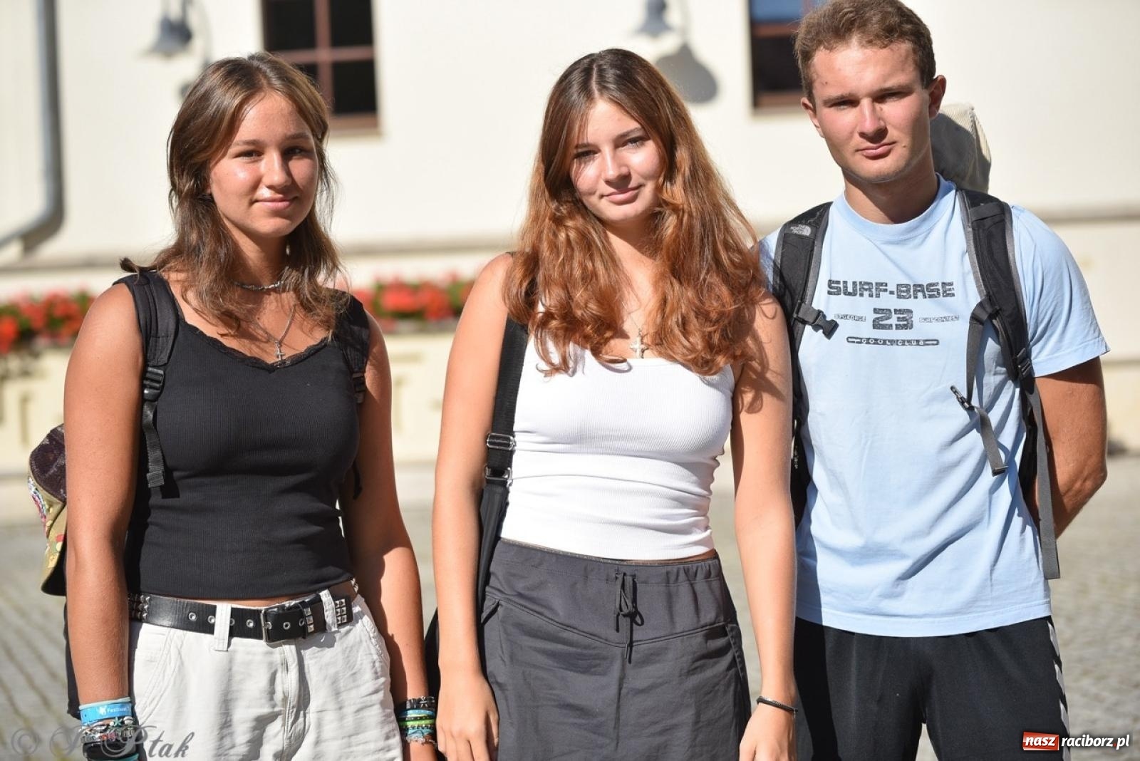 Zdjęcie w galerii na portalu naszraciborz.pl: Bracia i siostry w drodze. 48. Opolska Piesza Pielgrzymka na Jasną Górę wyruszyła z Raciborza [FOTO i WIDEO] wiadomości z regionu