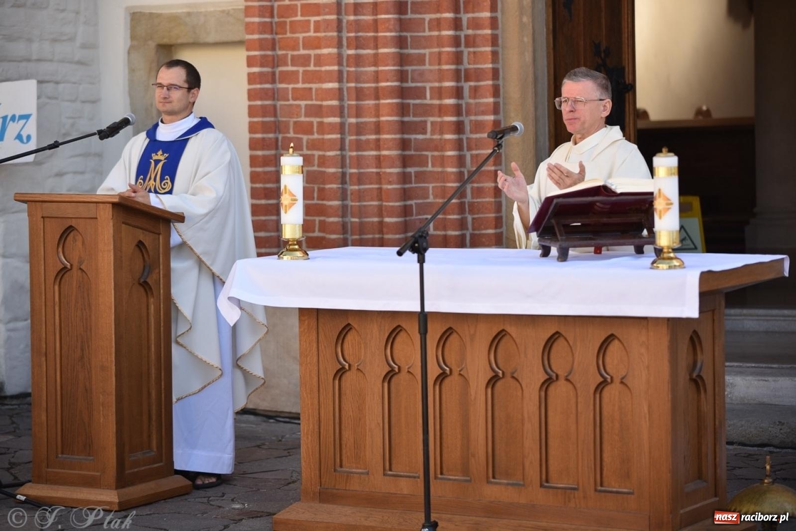 Zdjęcie w galerii na portalu naszraciborz.pl: Bracia i siostry w drodze. 48. Opolska Piesza Pielgrzymka na Jasną Górę wyruszyła z Raciborza [FOTO i WIDEO] wiadomości z regionu