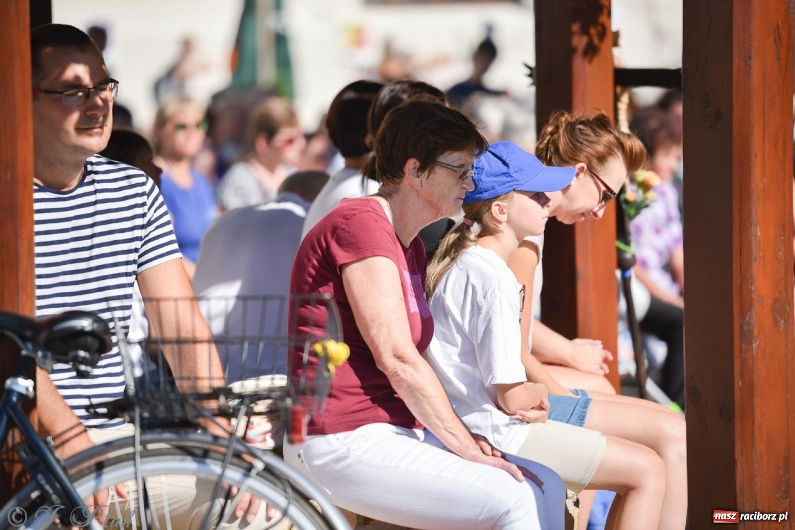 Zdjęcie w galerii na portalu naszraciborz.pl: Bracia i siostry w drodze. 48. Opolska Piesza Pielgrzymka na Jasną Górę wyruszyła z Raciborza [FOTO i WIDEO] wiadomości z regionu