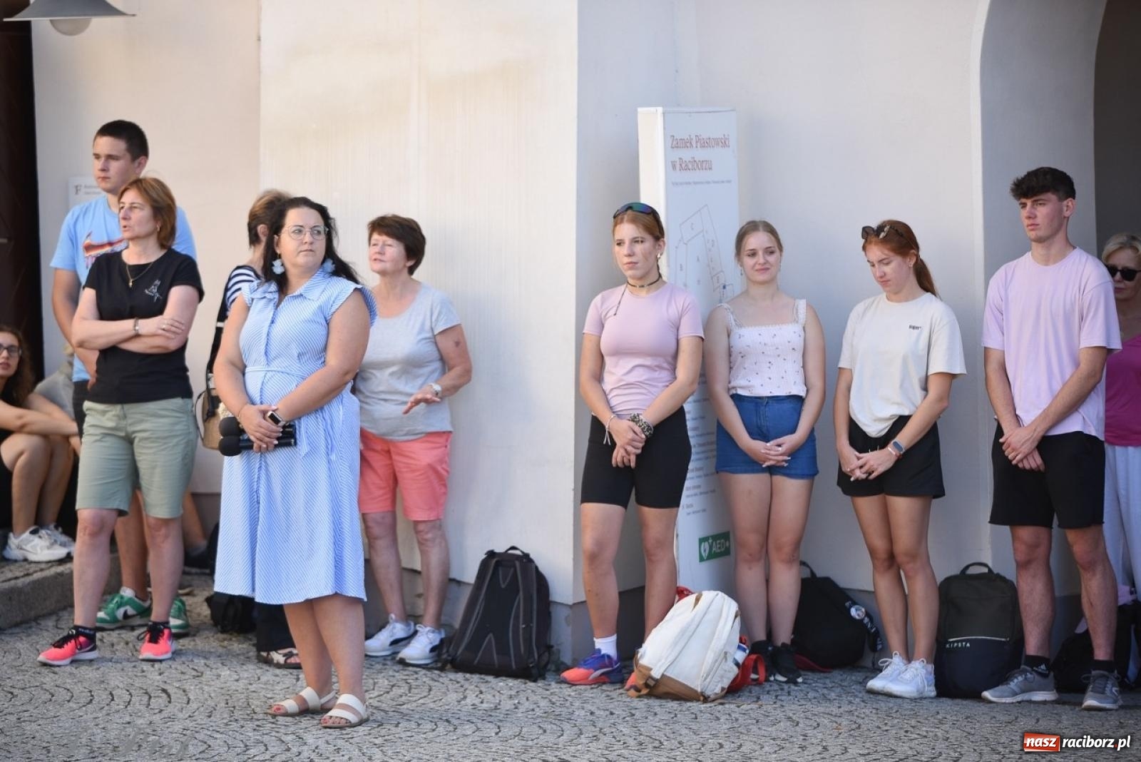 Zdjęcie w galerii na portalu naszraciborz.pl: Bracia i siostry w drodze. 48. Opolska Piesza Pielgrzymka na Jasną Górę wyruszyła z Raciborza [FOTO i WIDEO] wiadomości z regionu
