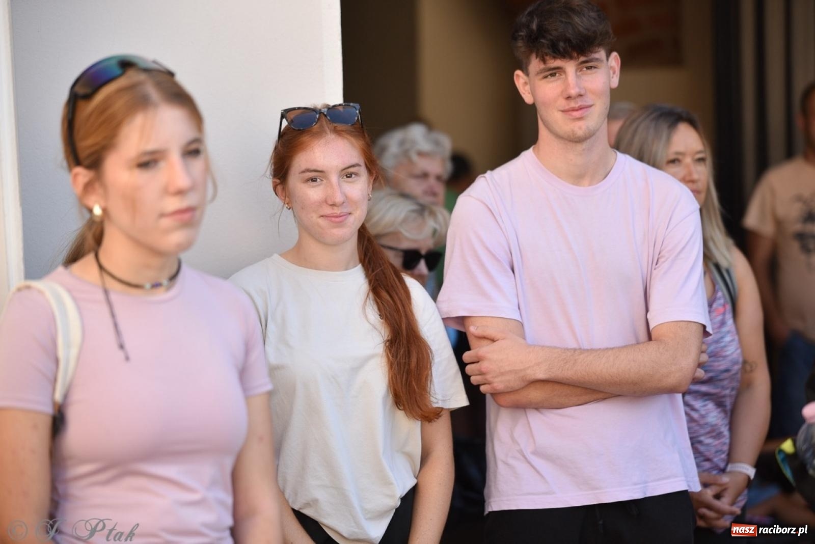 Zdjęcie w galerii na portalu naszraciborz.pl: Bracia i siostry w drodze. 48. Opolska Piesza Pielgrzymka na Jasną Górę wyruszyła z Raciborza [FOTO i WIDEO] wiadomości z regionu