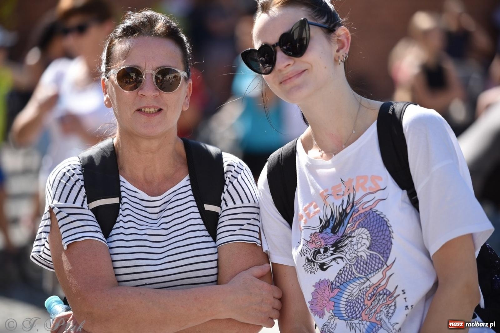 Zdjęcie w galerii na portalu naszraciborz.pl: Bracia i siostry w drodze. 48. Opolska Piesza Pielgrzymka na Jasną Górę wyruszyła z Raciborza [FOTO i WIDEO] wiadomości z regionu