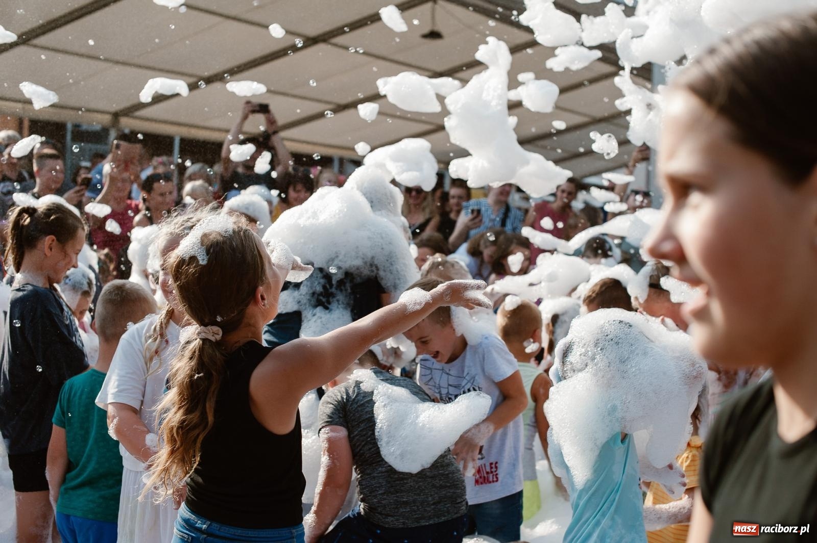 Zdjęcie w galerii na portalu naszraciborz.pl: Piana Party w Pietrowicach Wielkich dostarczyło radości dzieciom [FOTO] wiadomości z regionu
