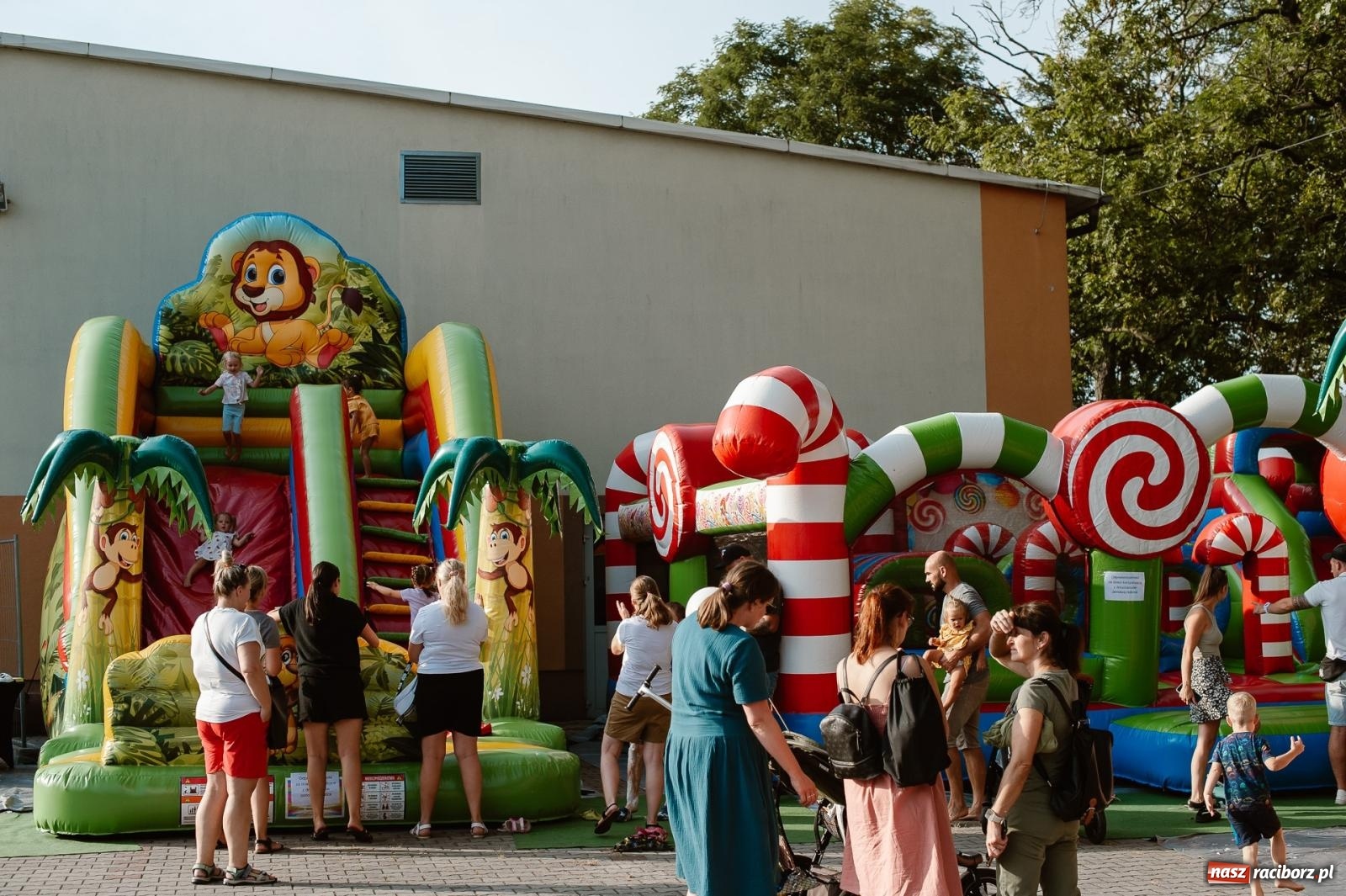 Zdjęcie w galerii na portalu naszraciborz.pl: Piana Party w Pietrowicach Wielkich dostarczyło radości dzieciom [FOTO] wiadomości z regionu