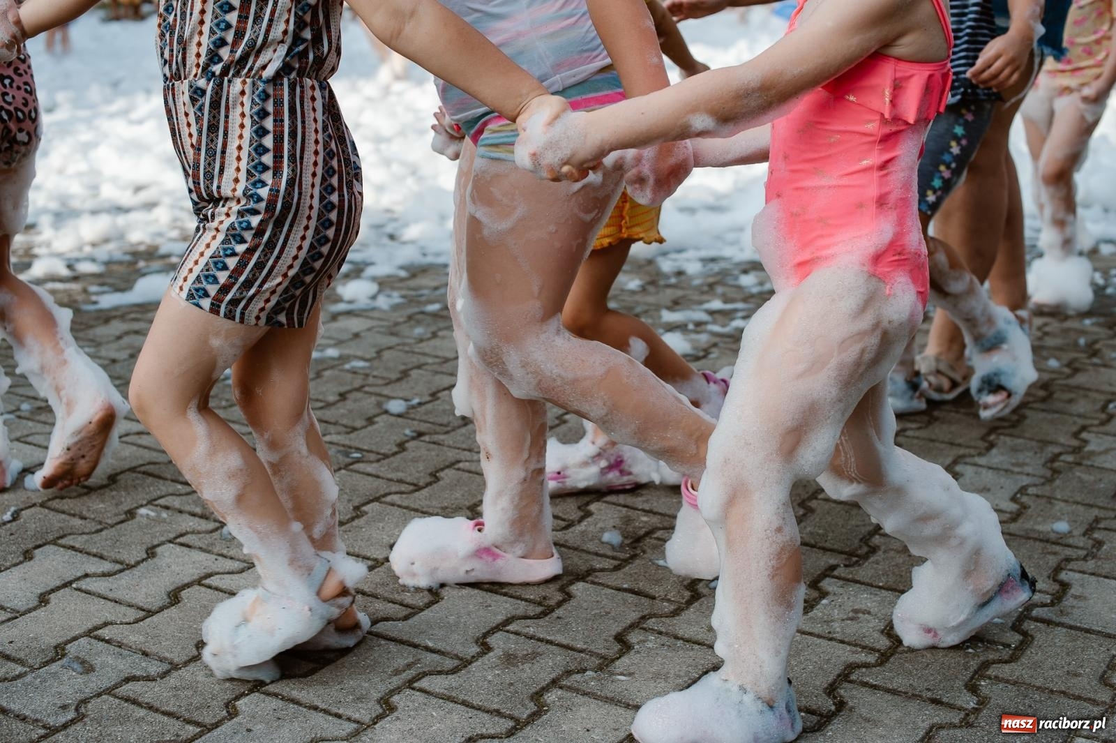 Zdjęcie w galerii na portalu naszraciborz.pl: Piana Party w Pietrowicach Wielkich dostarczyło radości dzieciom [FOTO] wiadomości z regionu