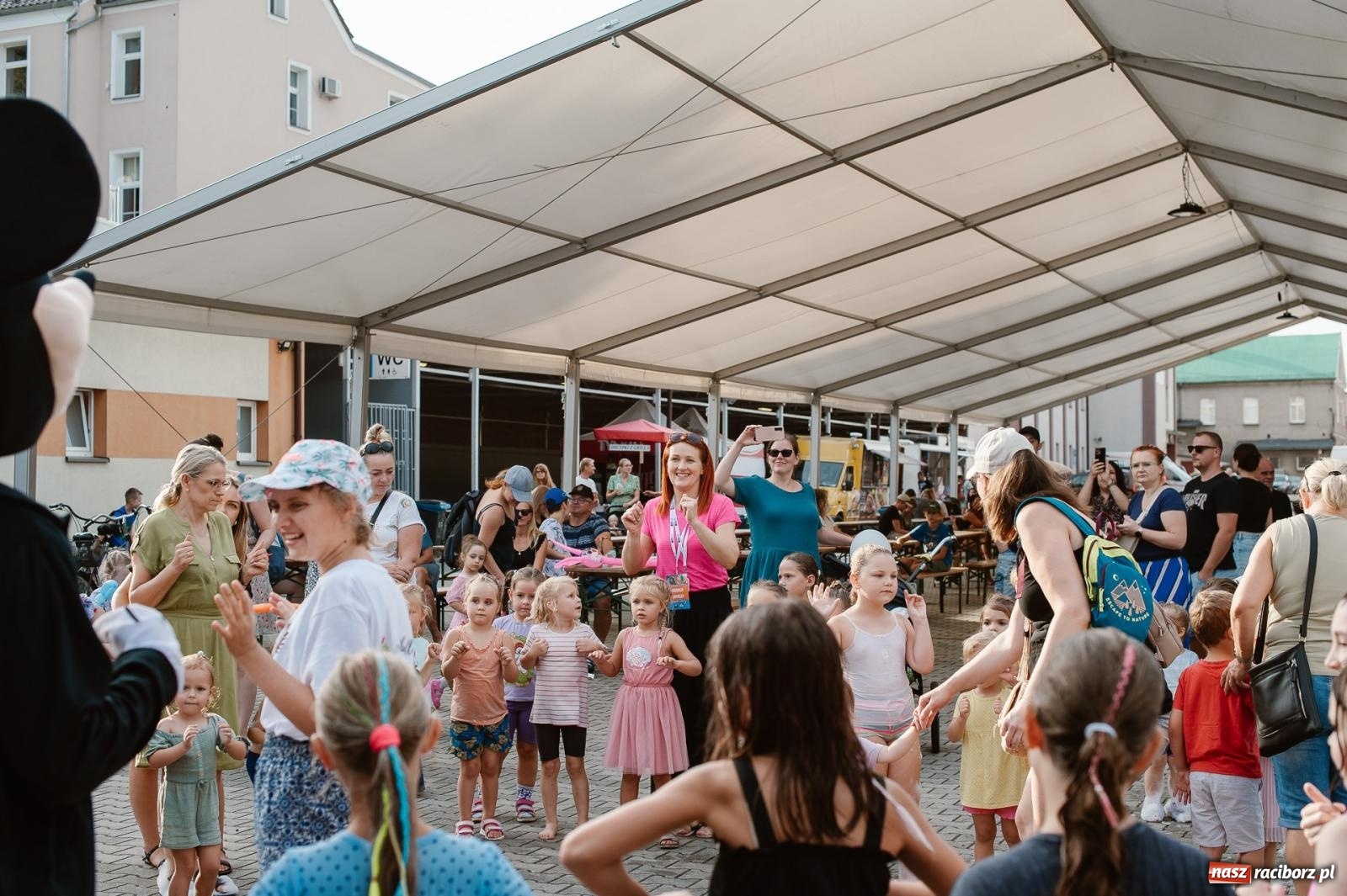 Zdjęcie w galerii na portalu naszraciborz.pl: Piana Party w Pietrowicach Wielkich dostarczyło radości dzieciom [FOTO] wiadomości z regionu