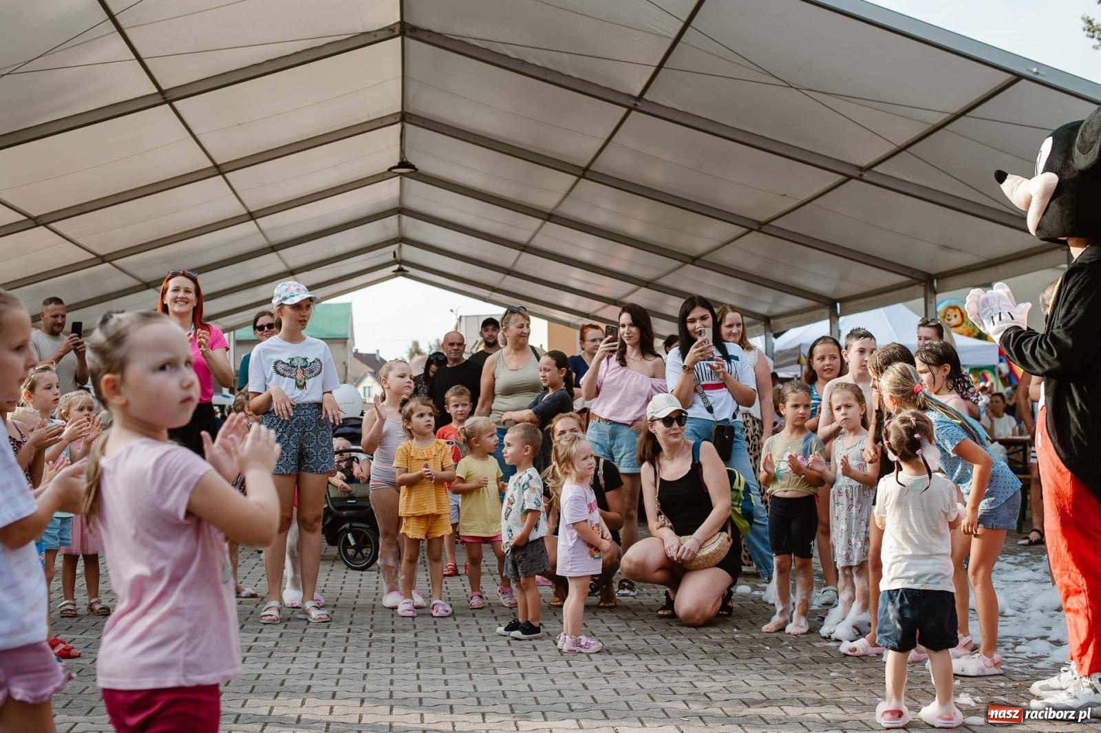 Zdjęcie w galerii na portalu naszraciborz.pl: Piana Party w Pietrowicach Wielkich dostarczyło radości dzieciom [FOTO] wiadomości z regionu