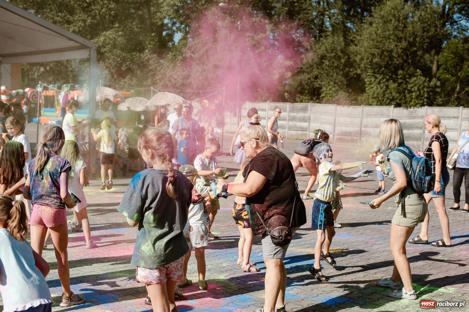 Zdjęcie w galerii na portalu naszraciborz.pl: Piana Party w Pietrowicach Wielkich dostarczyło radości dzieciom [FOTO] wiadomości z regionu