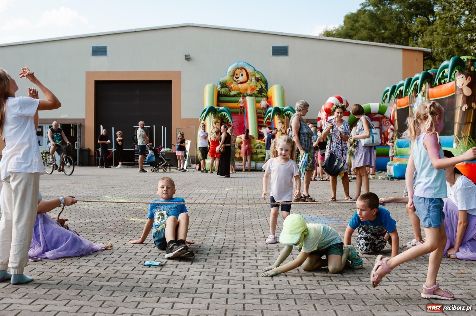 Zdjęcie w galerii na portalu naszraciborz.pl: Piana Party w Pietrowicach Wielkich dostarczyło radości dzieciom [FOTO] wiadomości z regionu