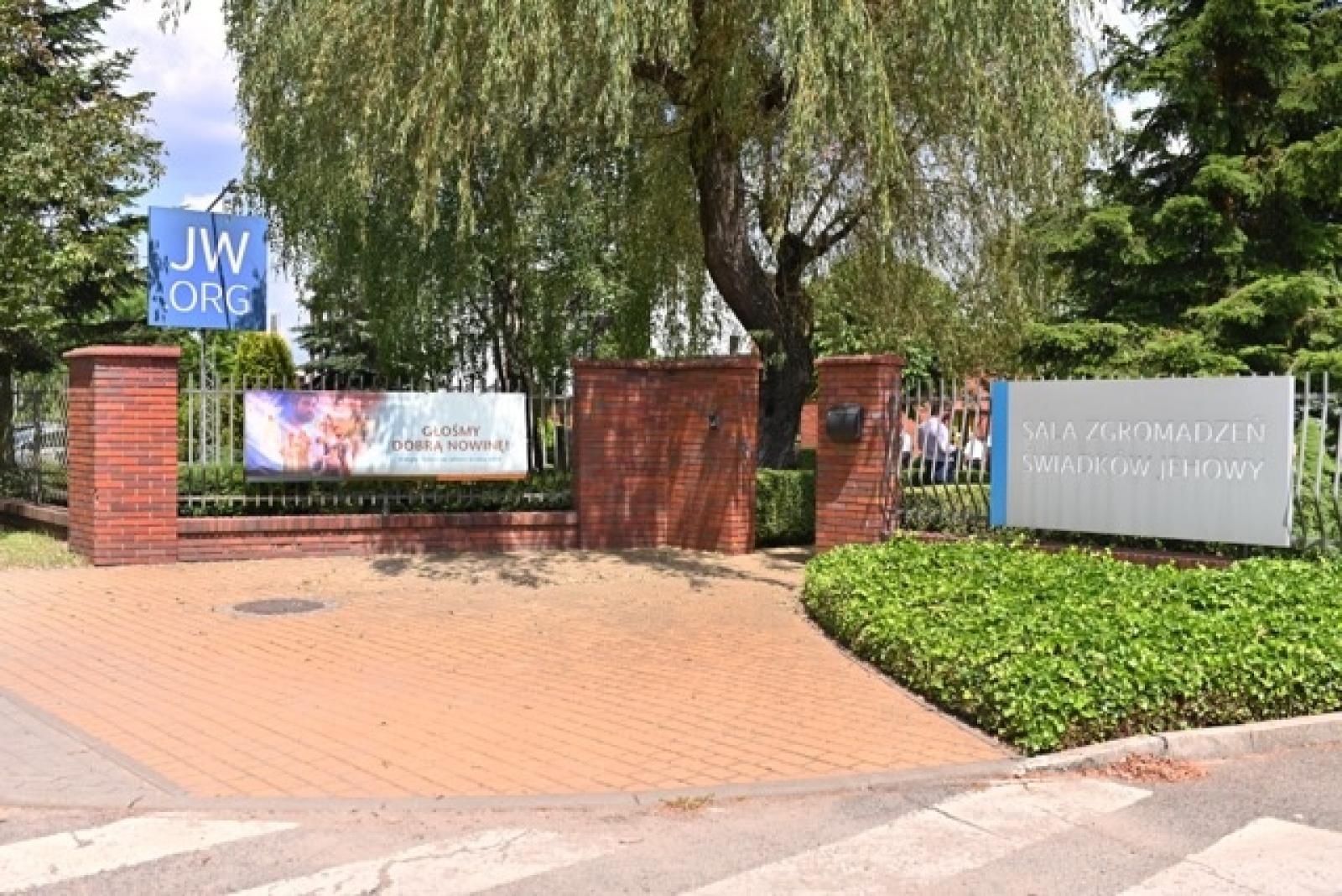 Zdjęcie w galerii na portalu naszraciborz.pl: 27 tysięcy obecnych i 194 ochrzczonych podczas 7 kongresów Świadków Jehowy w Sosnowcu wiadomości z regionu