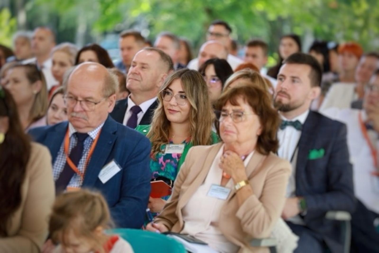 Zdjęcie w galerii na portalu naszraciborz.pl: 27 tysięcy obecnych i 194 ochrzczonych podczas 7 kongresów Świadków Jehowy w Sosnowcu wiadomości z regionu