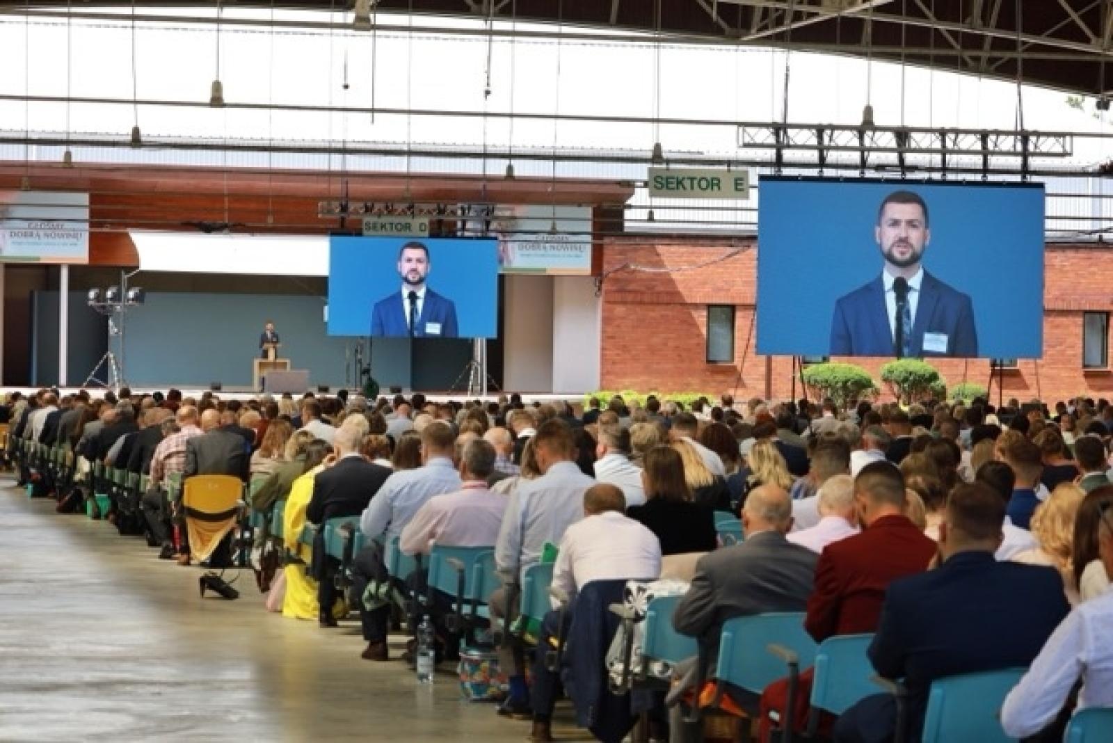 Zdjęcie w galerii na portalu naszraciborz.pl: 27 tysięcy obecnych i 194 ochrzczonych podczas 7 kongresów Świadków Jehowy w Sosnowcu wiadomości z regionu