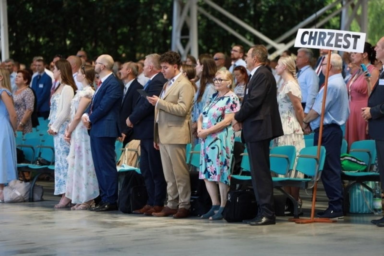 Zdjęcie w galerii na portalu naszraciborz.pl: 27 tysięcy obecnych i 194 ochrzczonych podczas 7 kongresów Świadków Jehowy w Sosnowcu wiadomości z regionu