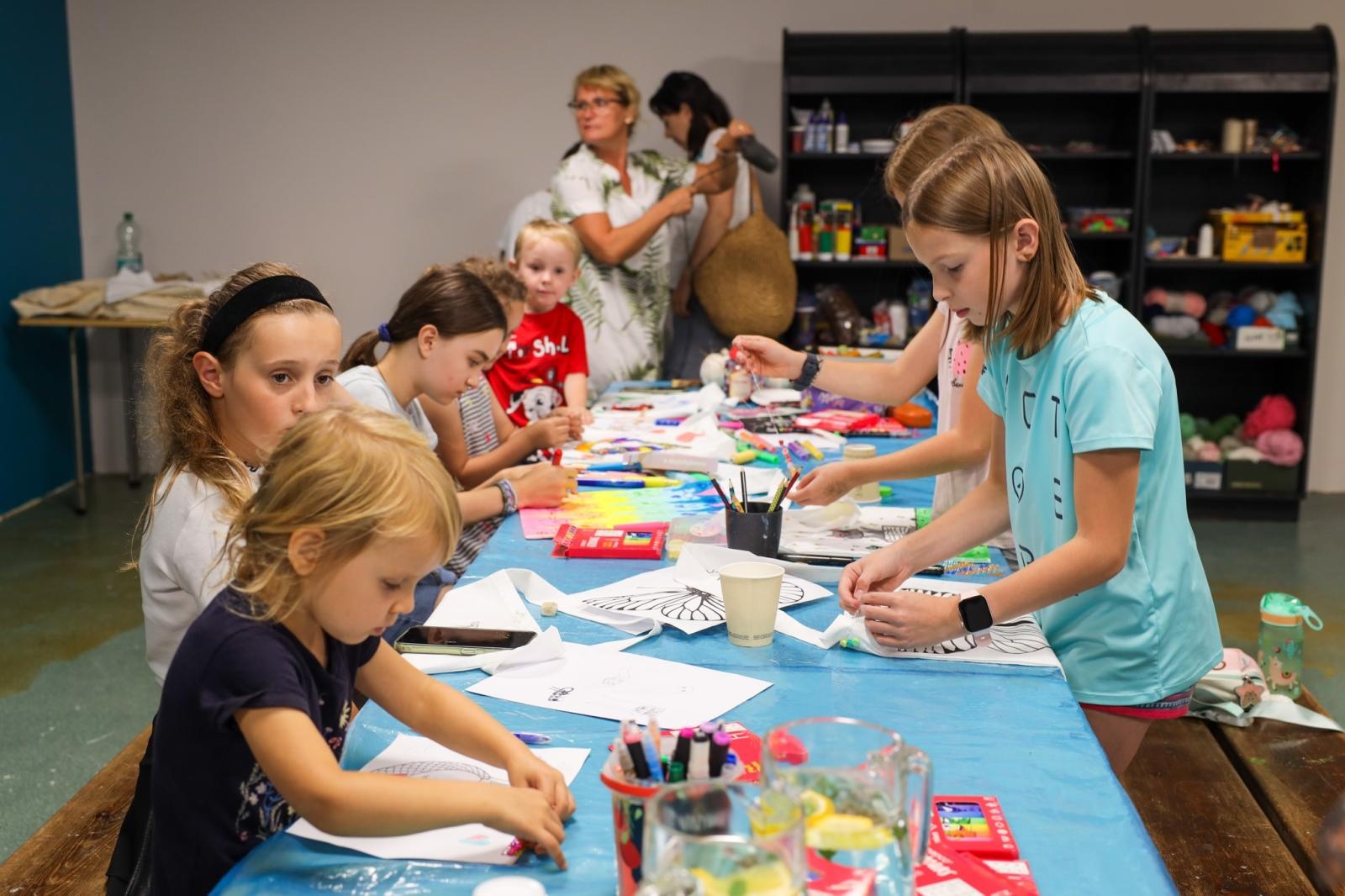 Zdjęcie w galerii na portalu naszraciborz.pl: Wakacyjne rękodzieło w Strzesze wiadomości z regionu