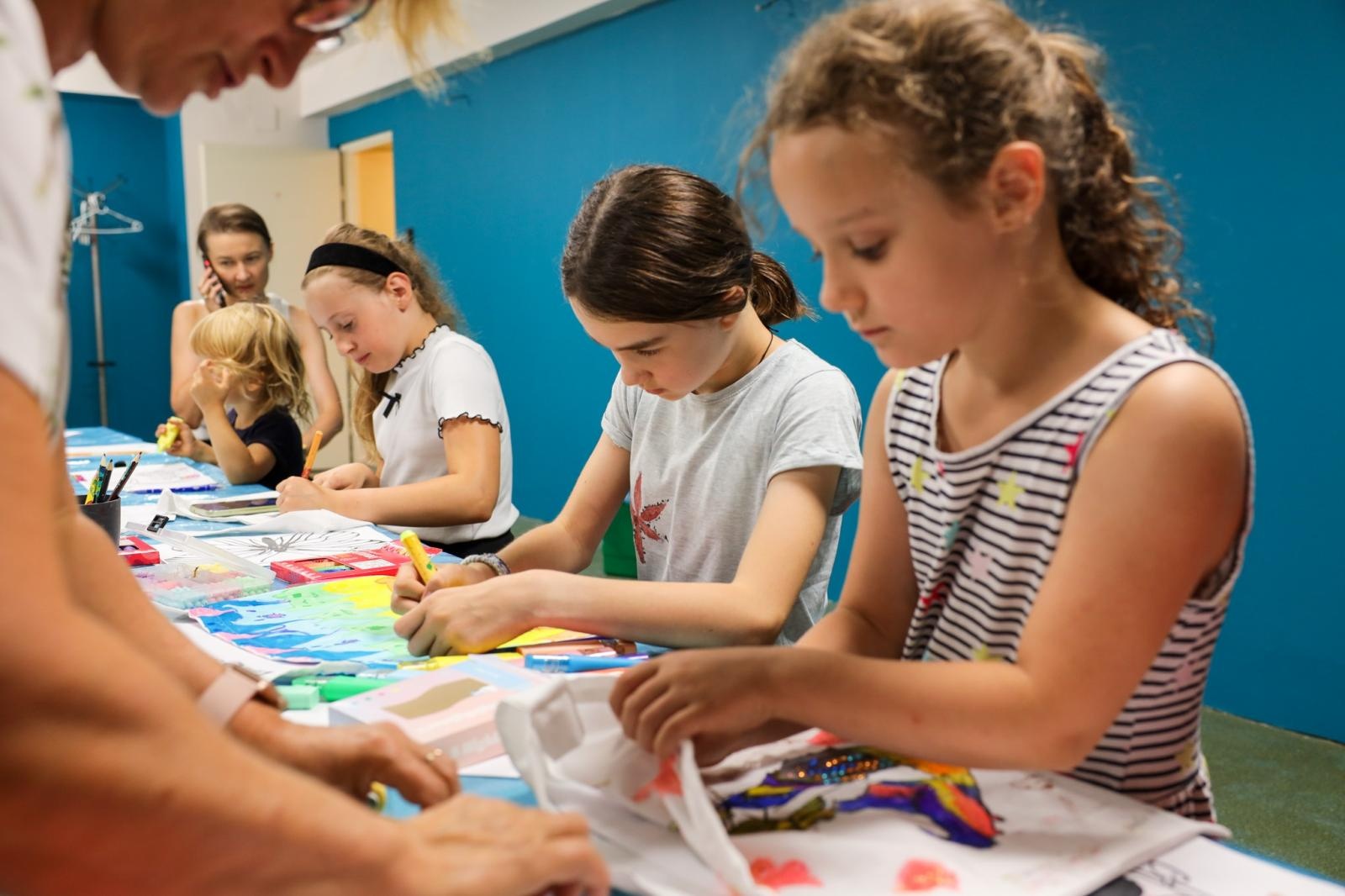 Zdjęcie w galerii na portalu naszraciborz.pl: Wakacyjne rękodzieło w Strzesze wiadomości z regionu