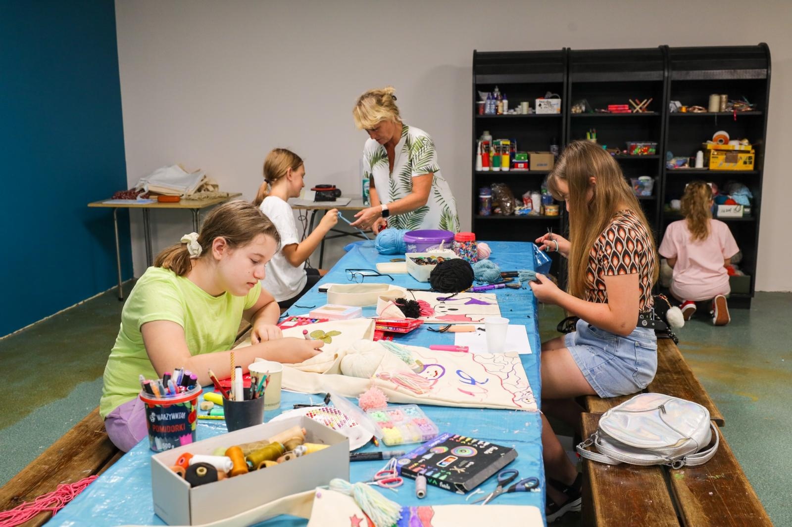 Zdjęcie w galerii na portalu naszraciborz.pl: Wakacyjne rękodzieło w Strzesze wiadomości z regionu