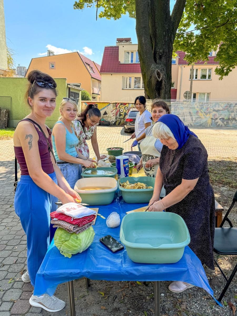 Zdjęcie w galerii na portalu naszraciborz.pl: TOGETHER czyli RAZEM. Polsko-ukraiński piknik integracyjny w Ogrodzie Strzechy na bis! wiadomości z regionu