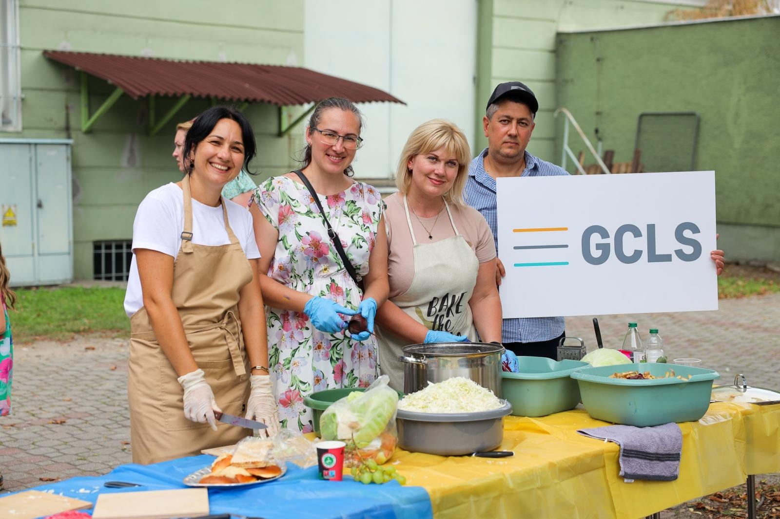 Zdjęcie w galerii na portalu naszraciborz.pl: TOGETHER czyli RAZEM. Polsko-ukraiński piknik integracyjny w Ogrodzie Strzechy na bis! wiadomości z regionu