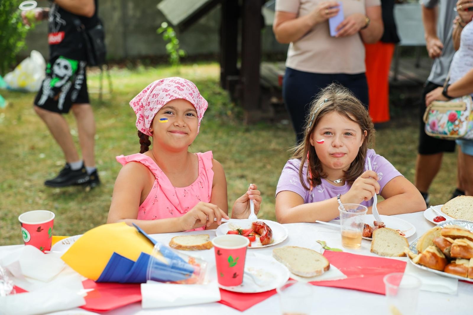 Zdjęcie w galerii na portalu naszraciborz.pl: TOGETHER czyli RAZEM. Polsko-ukraiński piknik integracyjny w Ogrodzie Strzechy na bis! wiadomości z regionu