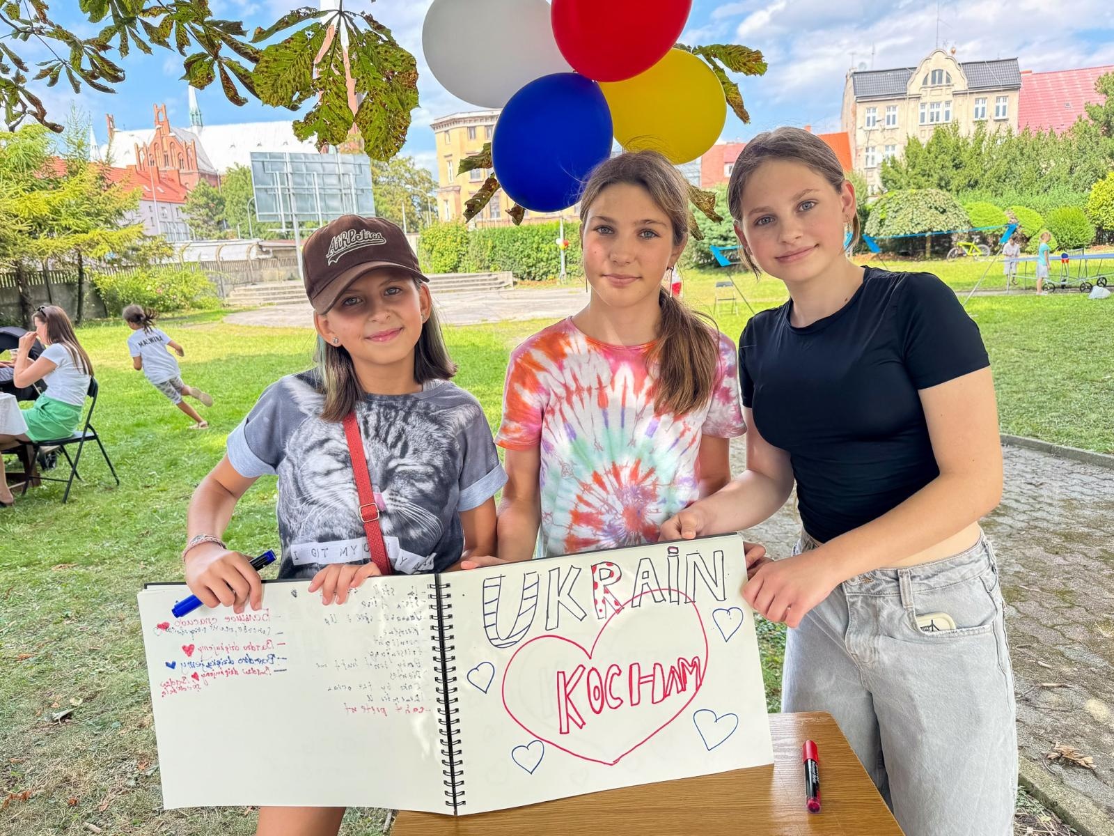 Zdjęcie w galerii na portalu naszraciborz.pl: TOGETHER czyli RAZEM. Polsko-ukraiński piknik integracyjny w Ogrodzie Strzechy na bis! wiadomości z regionu