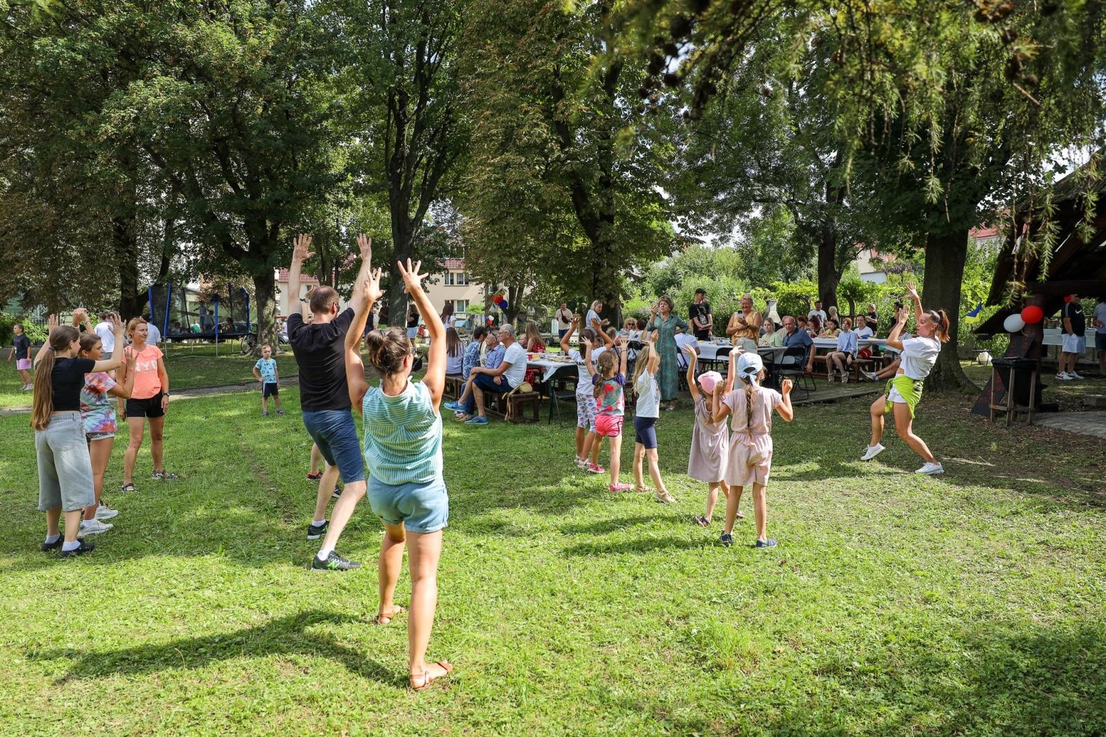 Zdjęcie w galerii na portalu naszraciborz.pl: TOGETHER czyli RAZEM. Polsko-ukraiński piknik integracyjny w Ogrodzie Strzechy na bis! wiadomości z regionu