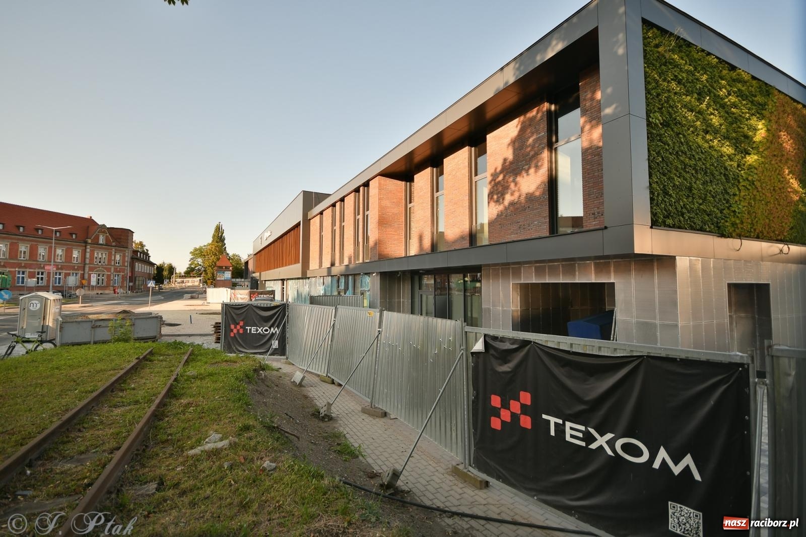 Zdjęcie w galerii na portalu naszraciborz.pl: PKP o terminie oddania do użytku nowego dworca [FOTO i WIDEO] wiadomości z regionu