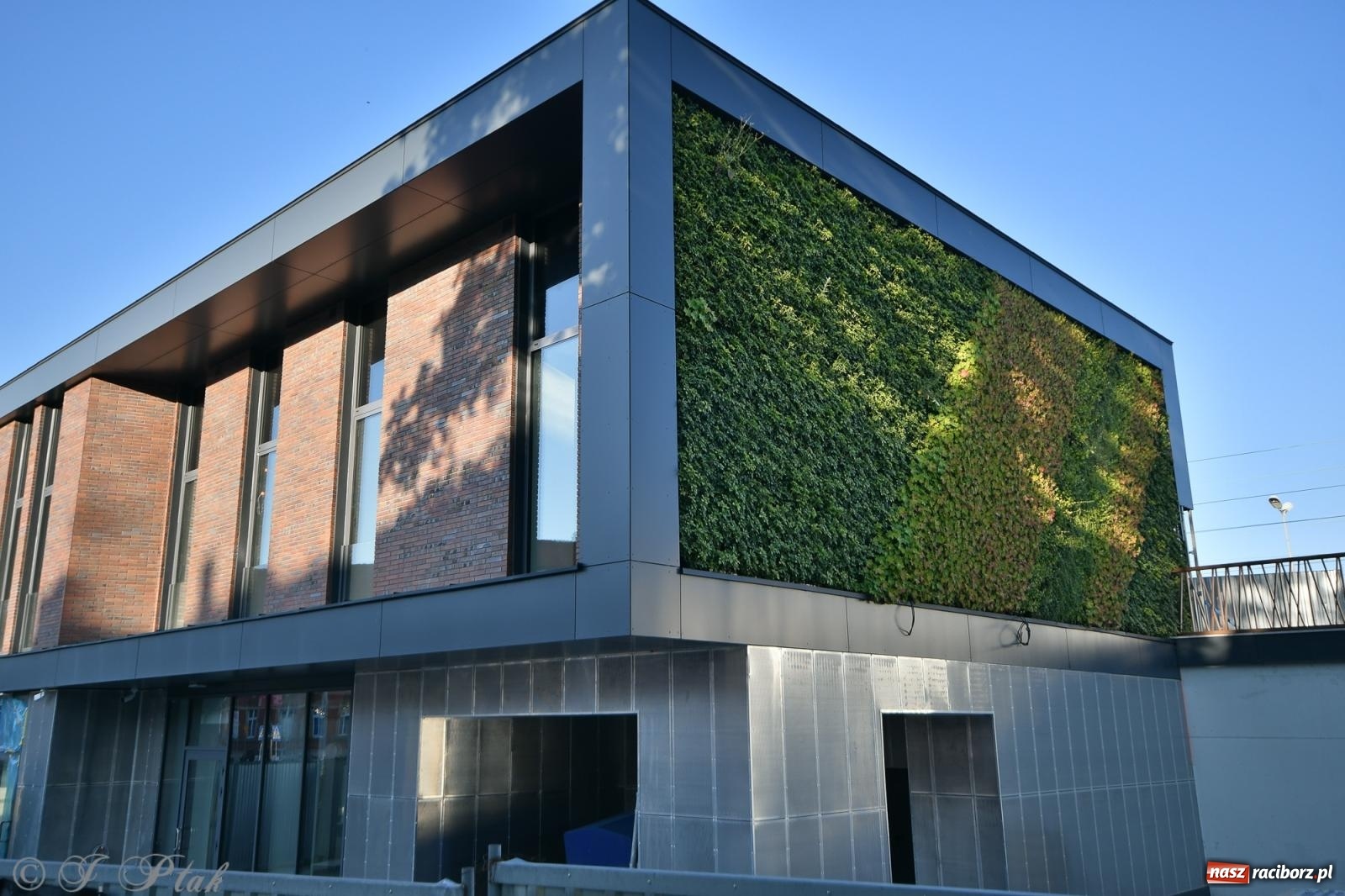 Zdjęcie w galerii na portalu naszraciborz.pl: PKP o terminie oddania do użytku nowego dworca [FOTO i WIDEO] wiadomości z regionu