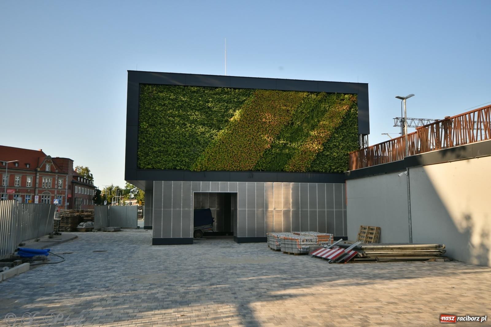 Zdjęcie w galerii na portalu naszraciborz.pl: PKP o terminie oddania do użytku nowego dworca [FOTO i WIDEO] wiadomości z regionu