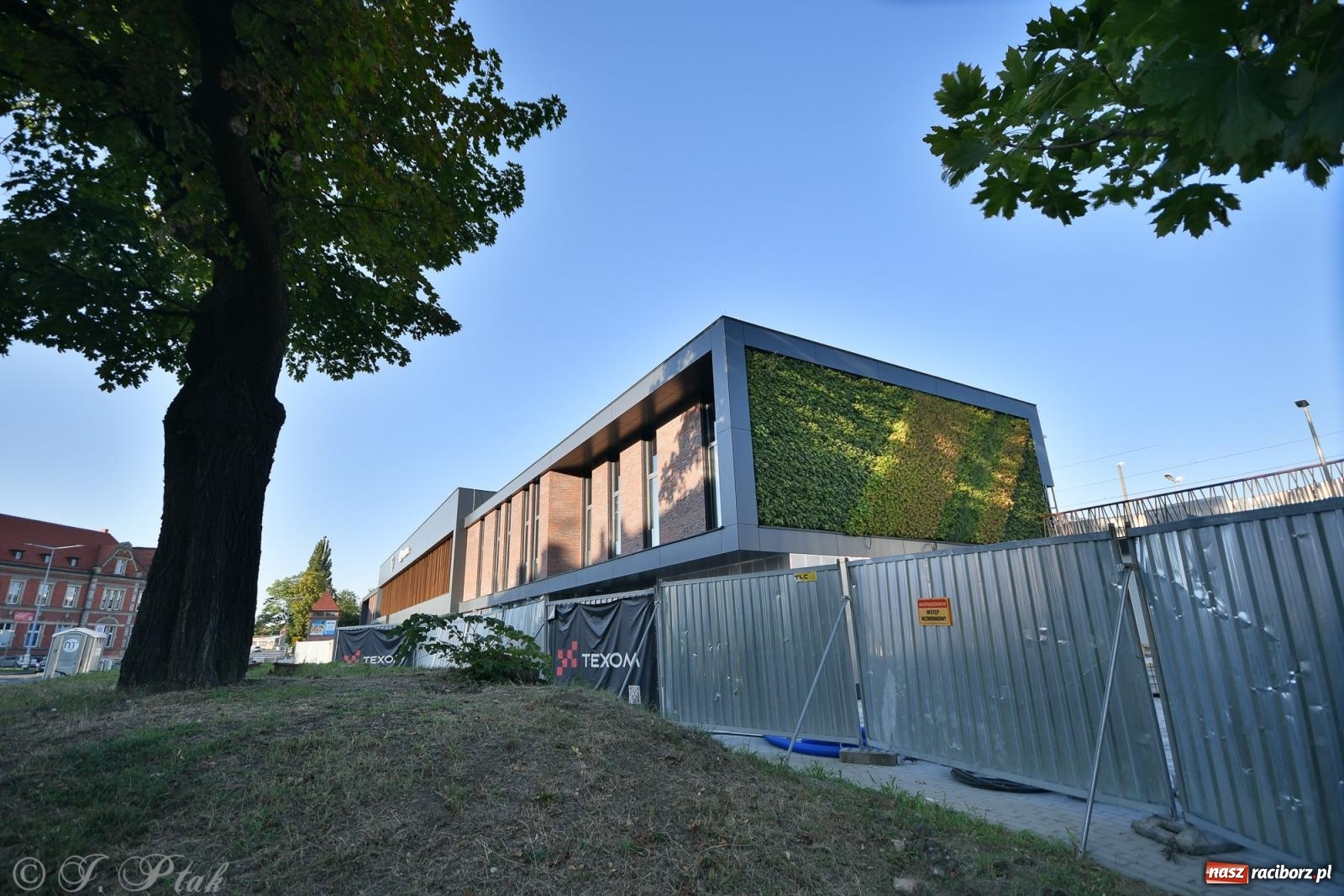 Zdjęcie w galerii na portalu naszraciborz.pl: PKP o terminie oddania do użytku nowego dworca [FOTO i WIDEO] wiadomości z regionu