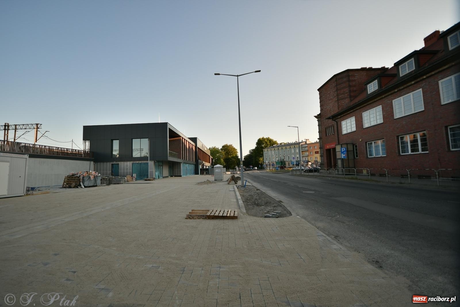 Zdjęcie w galerii na portalu naszraciborz.pl: PKP o terminie oddania do użytku nowego dworca [FOTO i WIDEO] wiadomości z regionu