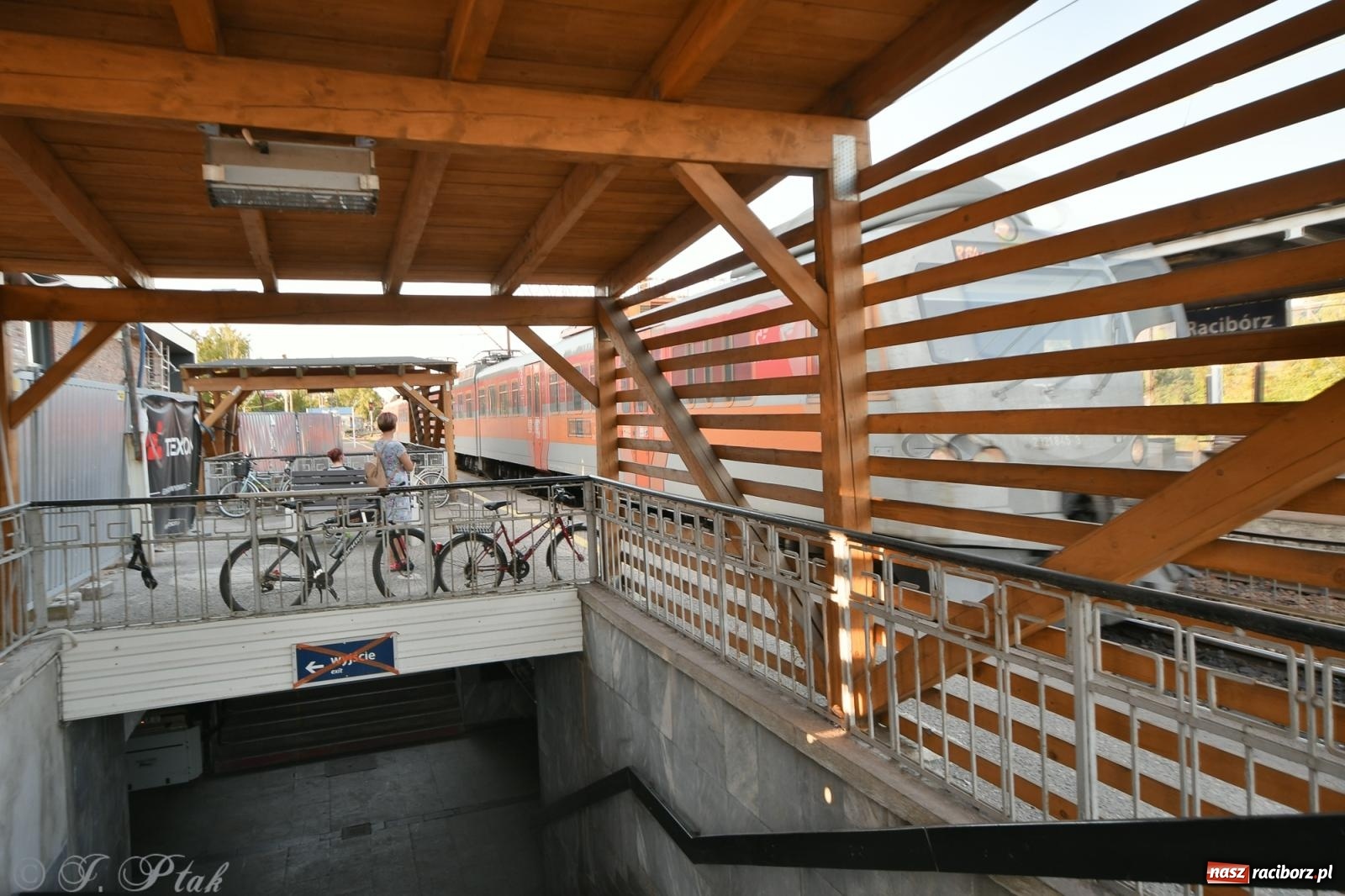 Zdjęcie w galerii na portalu naszraciborz.pl: PKP o terminie oddania do użytku nowego dworca [FOTO i WIDEO] wiadomości z regionu