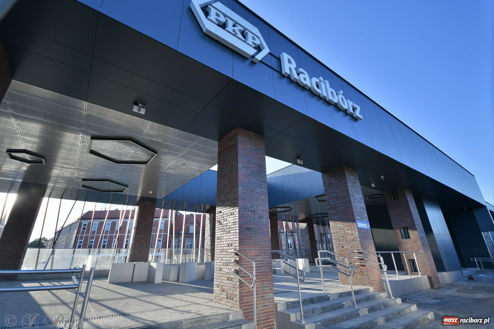 Zdjęcie w galerii na portalu naszraciborz.pl: PKP o terminie oddania do użytku nowego dworca [FOTO i WIDEO] wiadomości z regionu