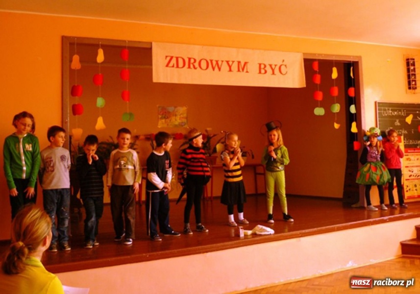 Zdjęcie w galerii na portalu naszraciborz.pl: Jak w szkołach witano wiosnę wiadomości z regionu