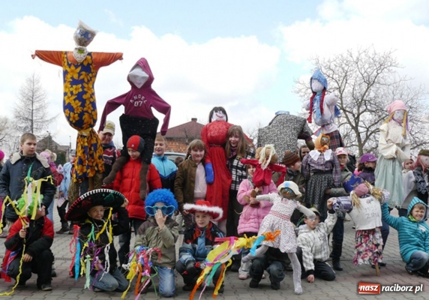 Zdjęcie w galerii na portalu naszraciborz.pl: Jak w szkołach witano wiosnę wiadomości z regionu