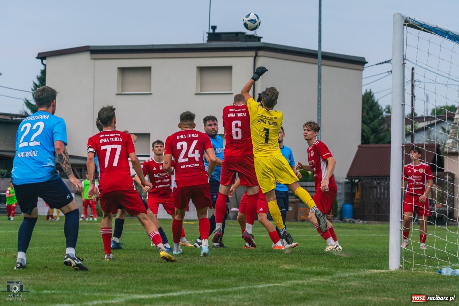 Zdjęcie w galerii na portalu naszraciborz.pl: Puchar Polski. Do przerwy 0:0 a potem pogrom [FOTO] wiadomości z regionu