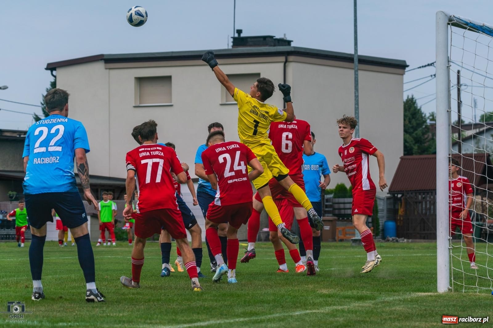 Zdjęcie w galerii na portalu naszraciborz.pl: Puchar Polski. Do przerwy 0:0 a potem pogrom [FOTO] wiadomości z regionu