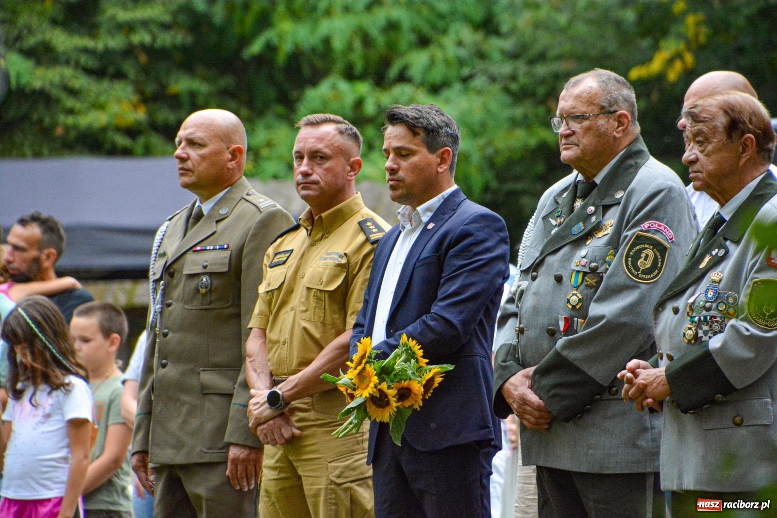Zdjęcie w galerii na portalu naszraciborz.pl: Święto Matki Boskiej Zielnej w Leśnej Scenerii: Msza św. i święcenie kwiatów w Arboretum Bramy Morawskiej wiadomości z regionu