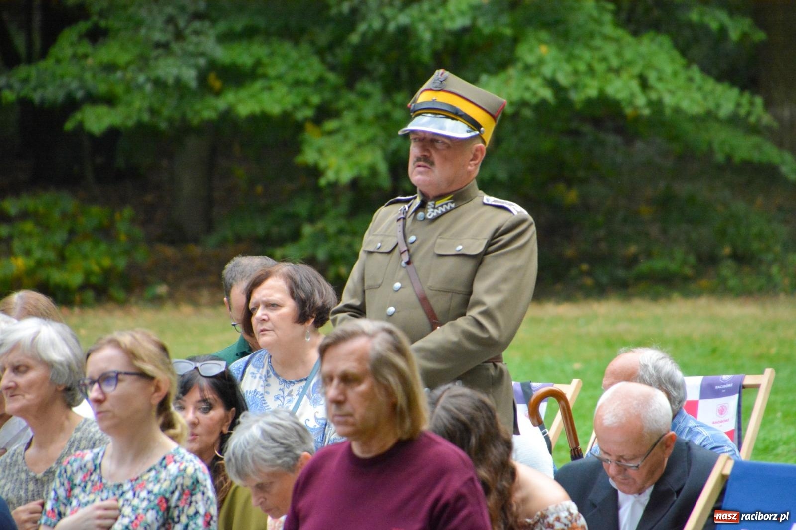 Zdjęcie w galerii na portalu naszraciborz.pl: Święto Matki Boskiej Zielnej w Leśnej Scenerii: Msza św. i święcenie kwiatów w Arboretum Bramy Morawskiej wiadomości z regionu