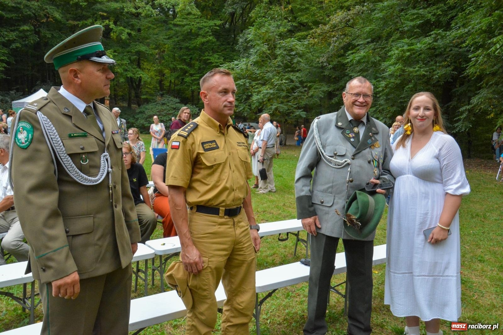 Zdjęcie w galerii na portalu naszraciborz.pl: Święto Matki Boskiej Zielnej w Leśnej Scenerii: Msza św. i święcenie kwiatów w Arboretum Bramy Morawskiej wiadomości z regionu
