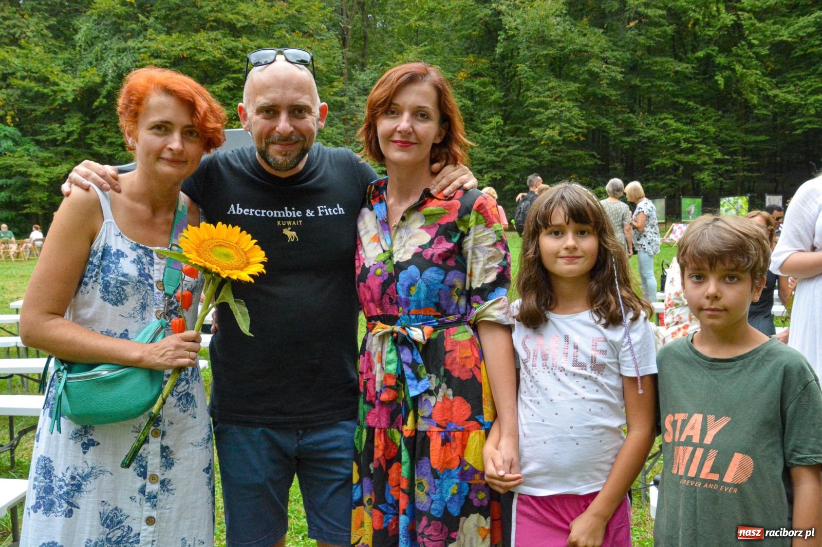 Zdjęcie w galerii na portalu naszraciborz.pl: Święto Matki Boskiej Zielnej w Leśnej Scenerii: Msza św. i święcenie kwiatów w Arboretum Bramy Morawskiej wiadomości z regionu
