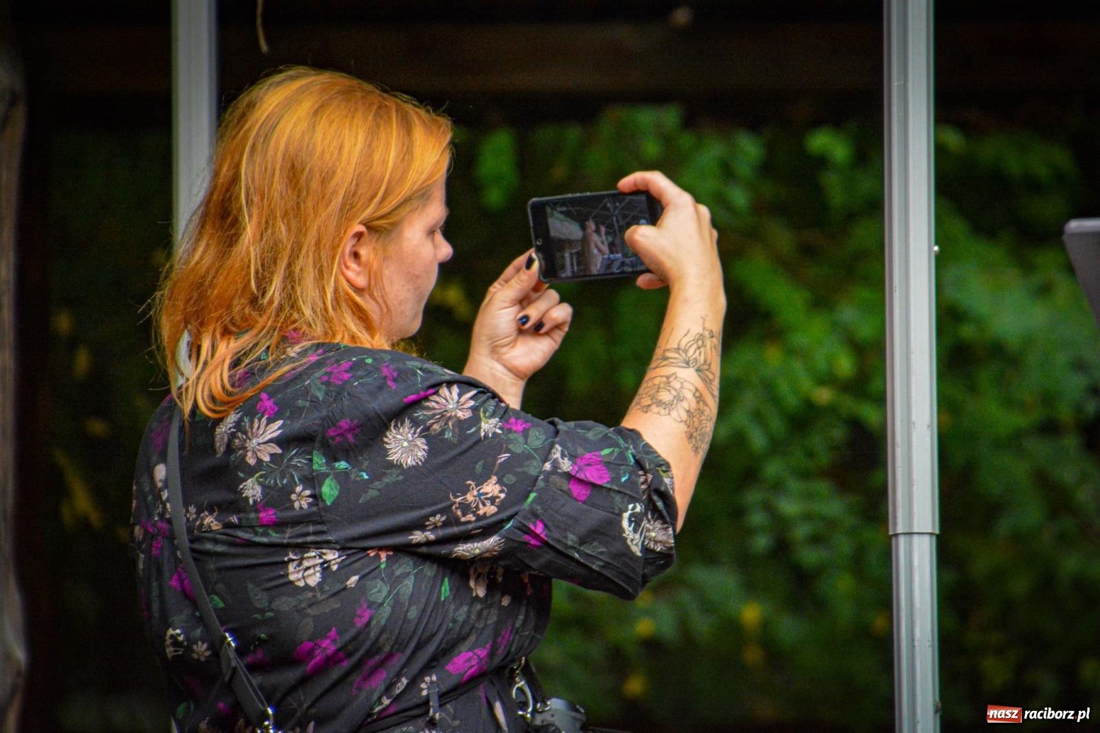 Zdjęcie w galerii na portalu naszraciborz.pl: SABINA & THEO LOOP ACT. Akustycznie w Arboretum Bramy Morawskiej wiadomości z regionu