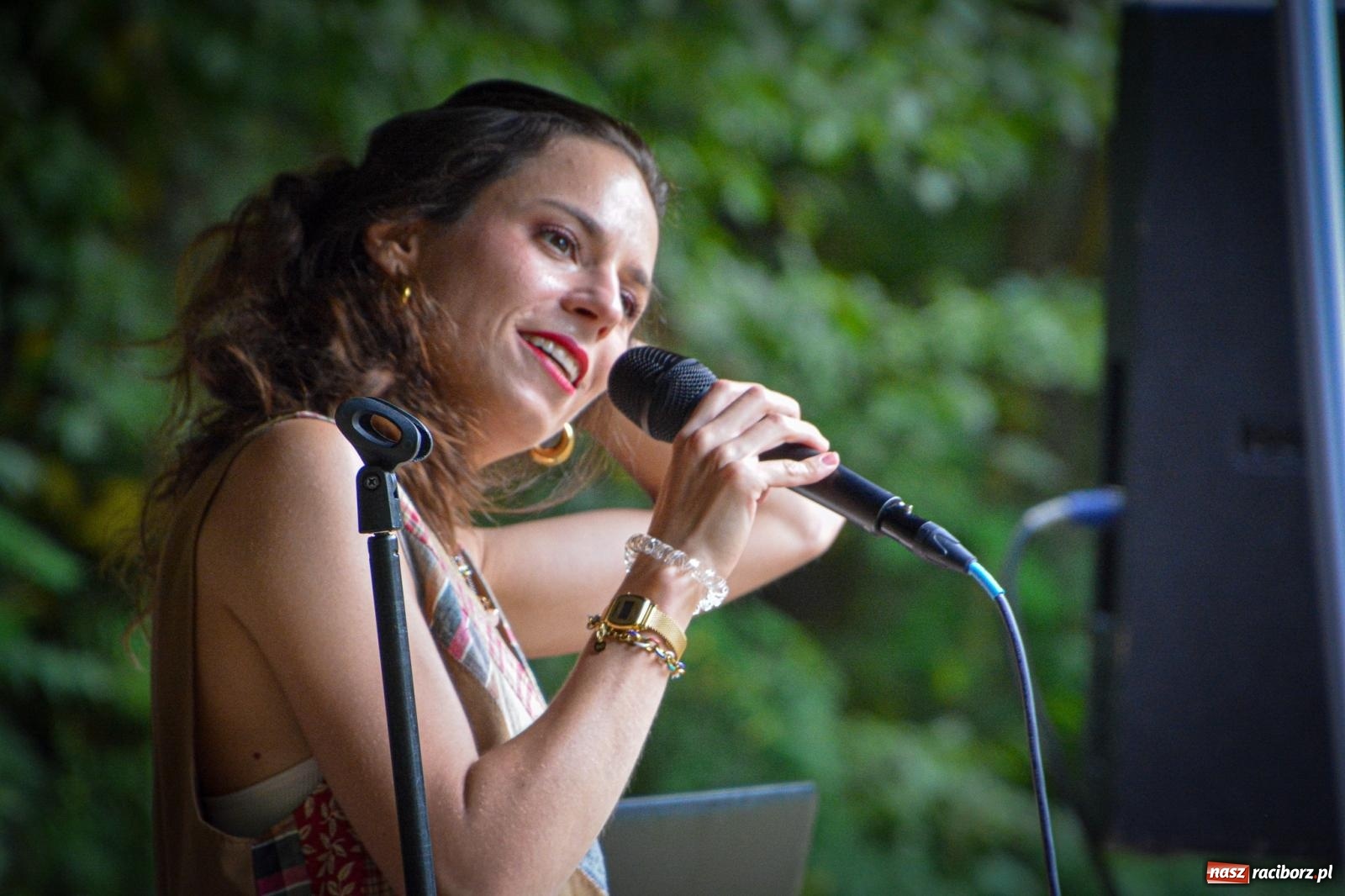 Zdjęcie w galerii na portalu naszraciborz.pl: SABINA & THEO LOOP ACT. Akustycznie w Arboretum Bramy Morawskiej wiadomości z regionu