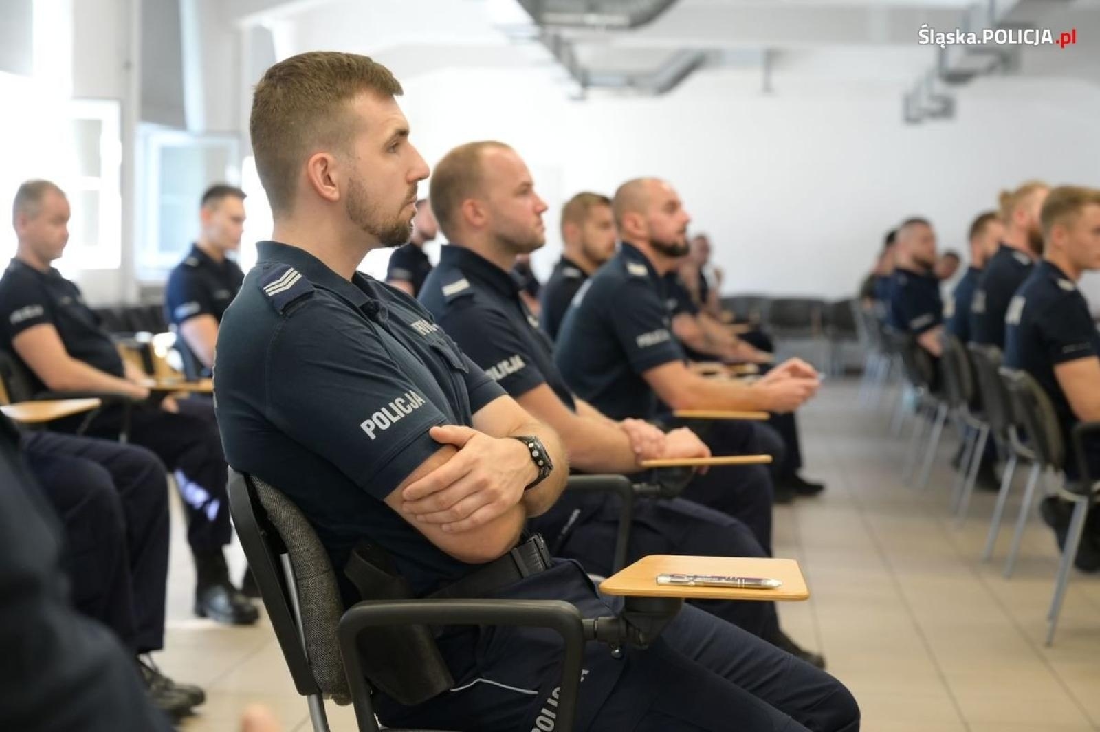 Zdjęcie w galerii na portalu naszraciborz.pl: Policjanci ukończyli kurs pierwszej pomocy wiadomości z regionu