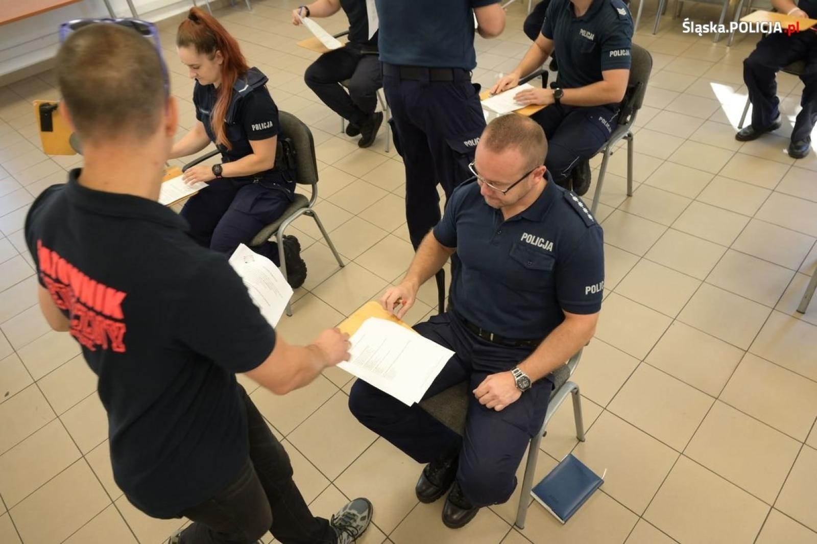 Zdjęcie w galerii na portalu naszraciborz.pl: Policjanci ukończyli kurs pierwszej pomocy wiadomości z regionu