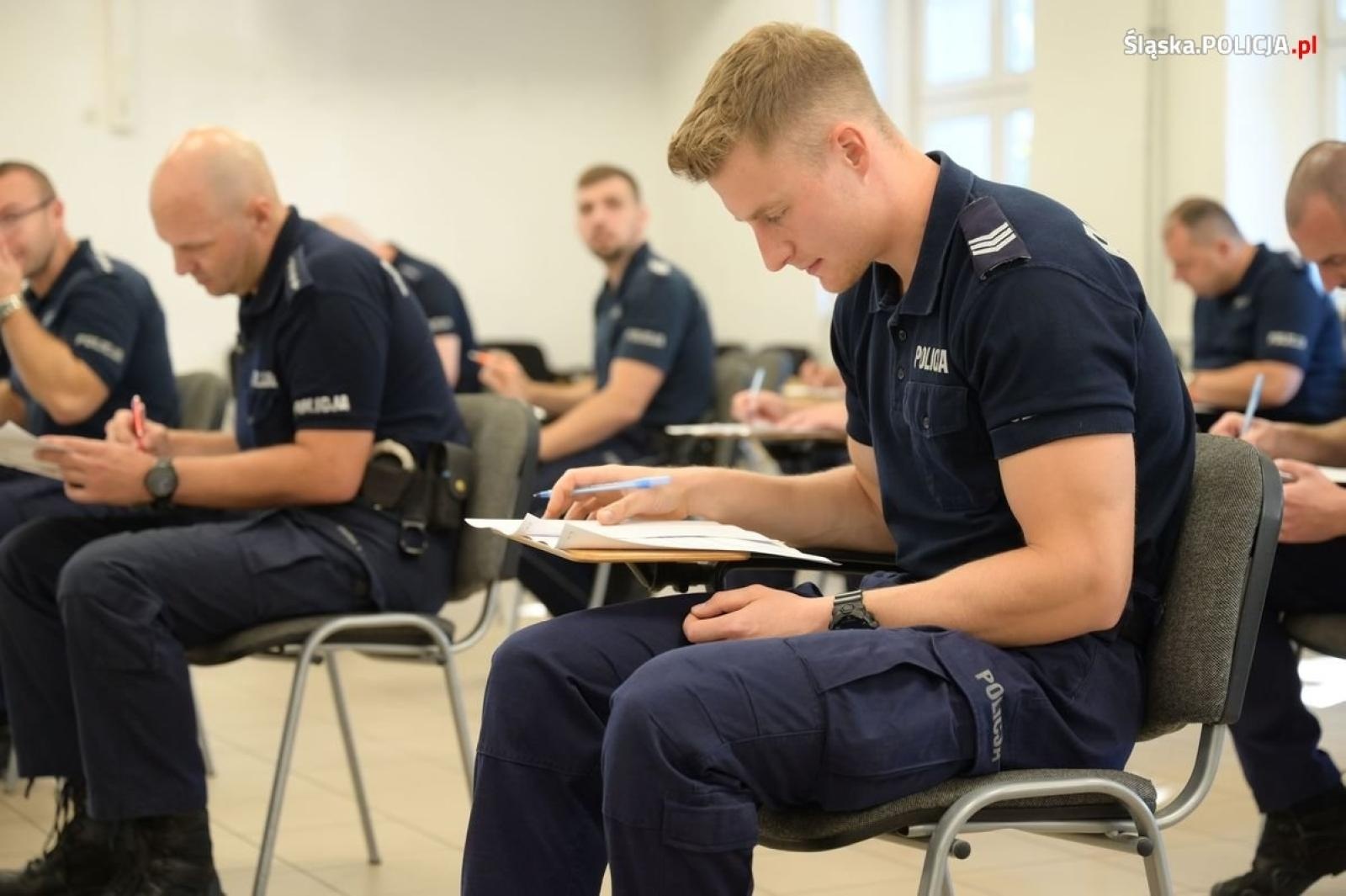 Zdjęcie w galerii na portalu naszraciborz.pl: Policjanci ukończyli kurs pierwszej pomocy wiadomości z regionu