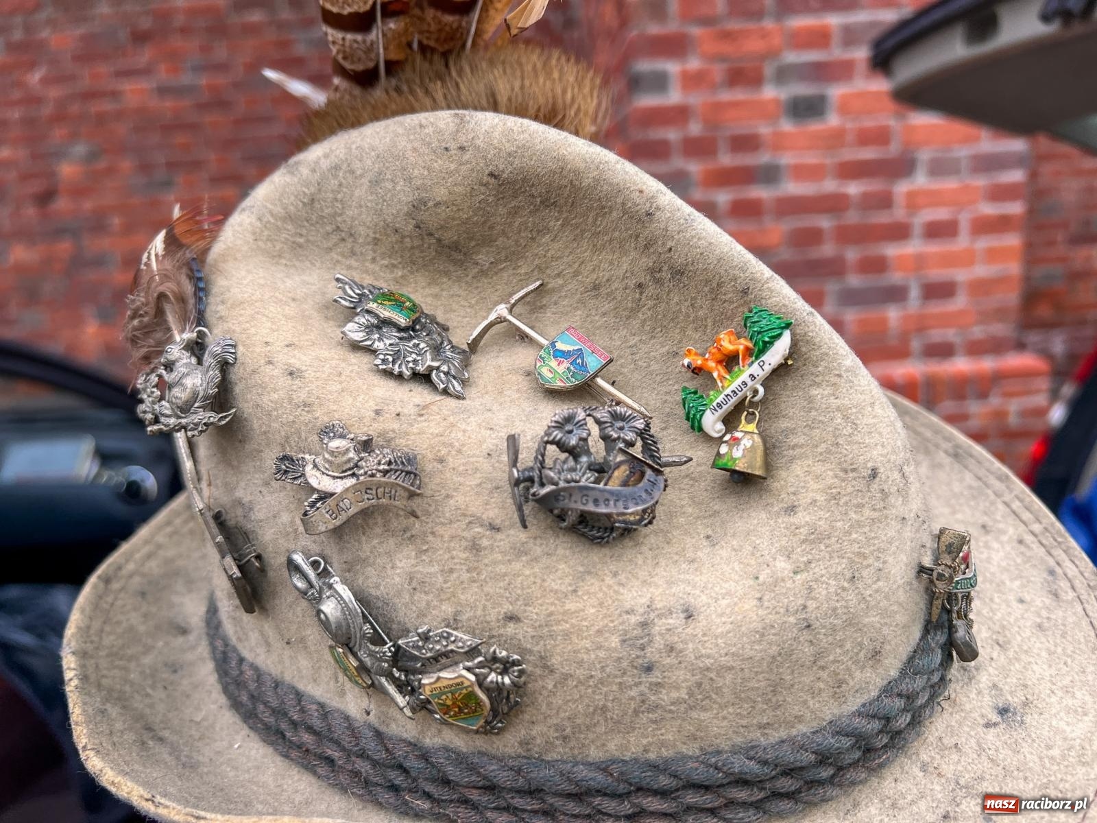 Zdjęcie w galerii na portalu naszraciborz.pl: Radyjko z Hong Kongu i inne ciekawostki z jarmarku staroci wiadomości z regionu